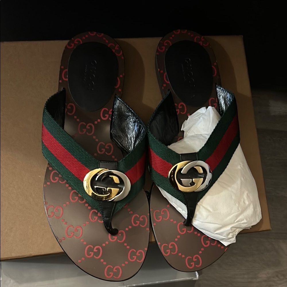 Gucci Red and Green Sandals
